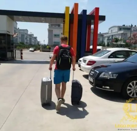Close Airport,mall Of Shopping Center,tram Station Appartement